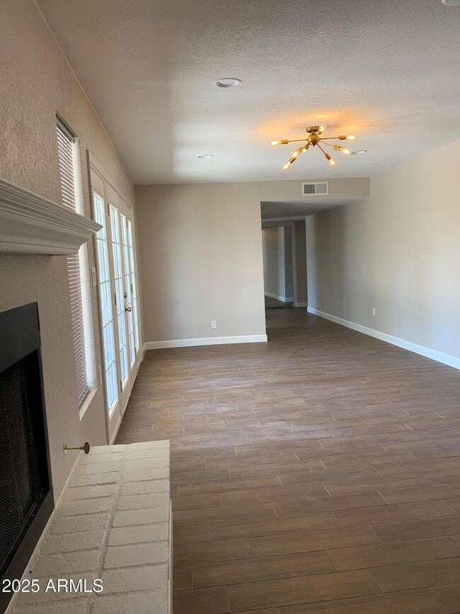 Building Photo - 6943 E Loma Land Dr