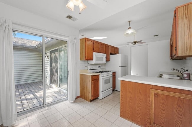 Building Photo - 1505 Mercury Dr