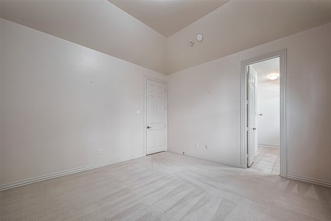 Building Photo - 14010 Barnhart Blvd