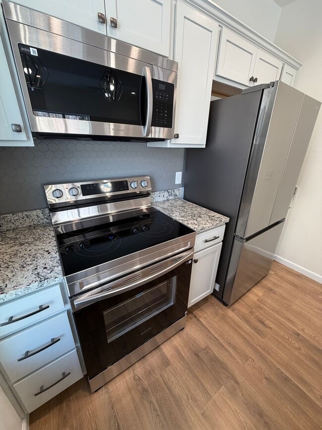 Building Photo - 3 Bedroom | 2 Bathroom | 1 Car Garage | Duplex | Springfield MO!