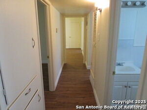 Building Photo - 419 Anton Dr