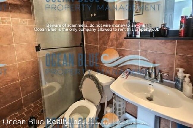 Building Photo - 1285 85th Terrace N