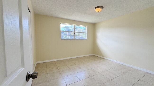 Building Photo - 1037 Berkshire Rd