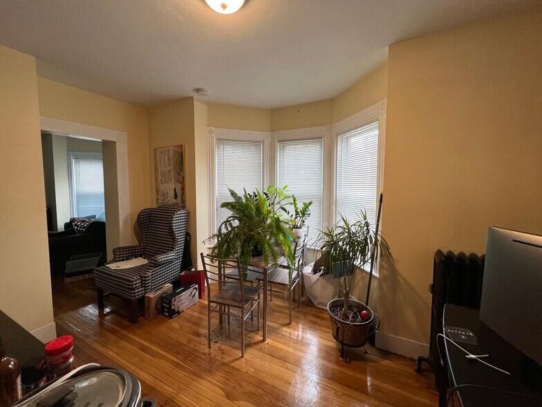 Building Photo - 15 Blake St