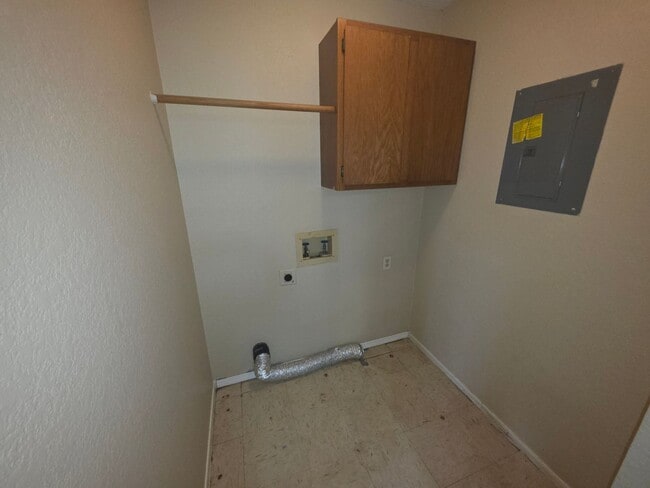 Building Photo - 1909 Cypress Pl