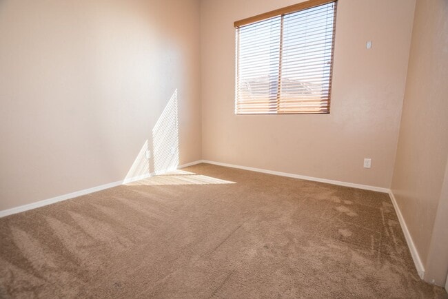 Building Photo - Beautiful Custom Home with 4 Bedrooms, 2 Bath, 3 Car Garage, Central A/C