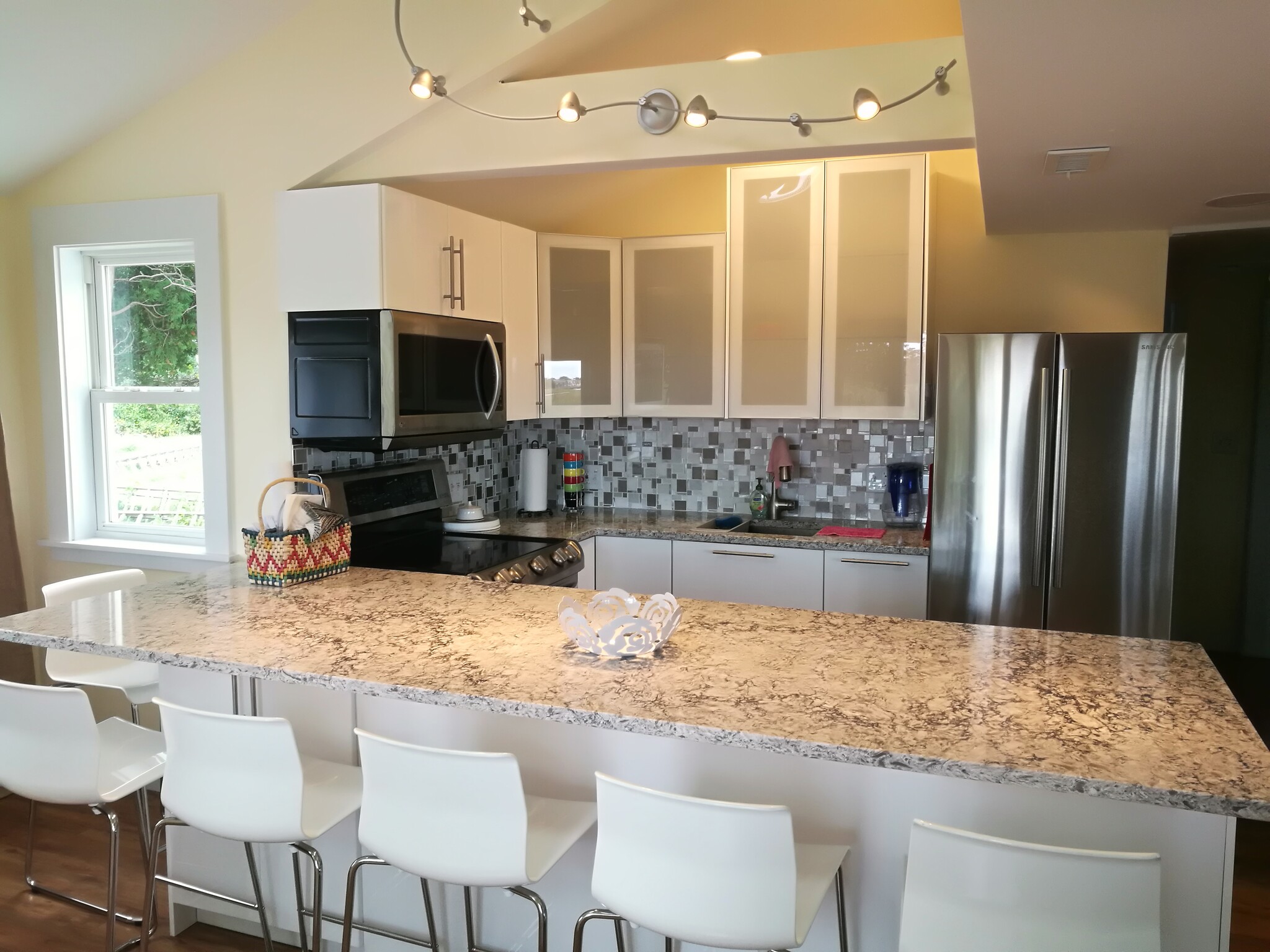 Kitchen - 99 New York St