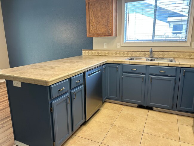 Building Photo - Beautiful Single-Level Home with a Private Backyard Retreat!