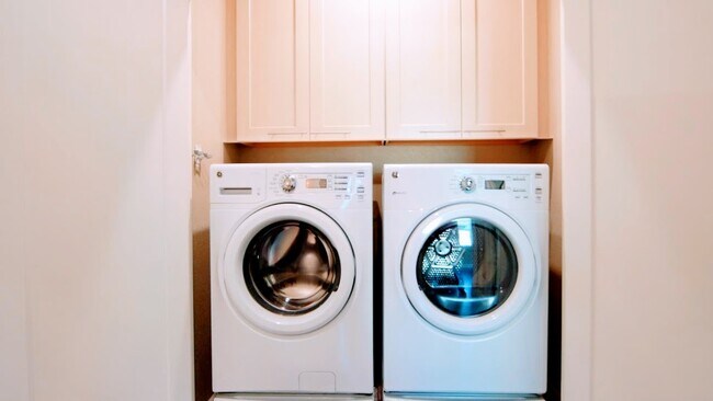 Building Photo - 5967 Raleigh Rd