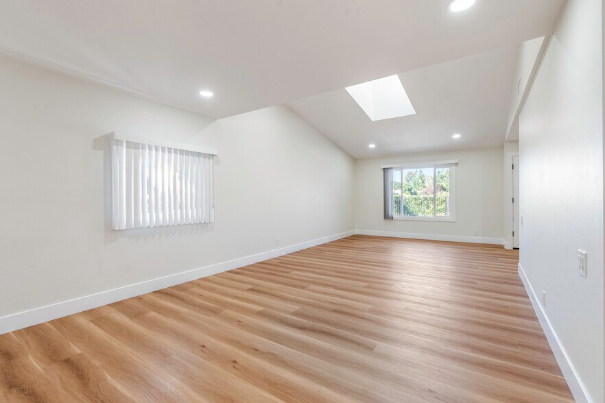 Building Photo - 23831 Pesaro