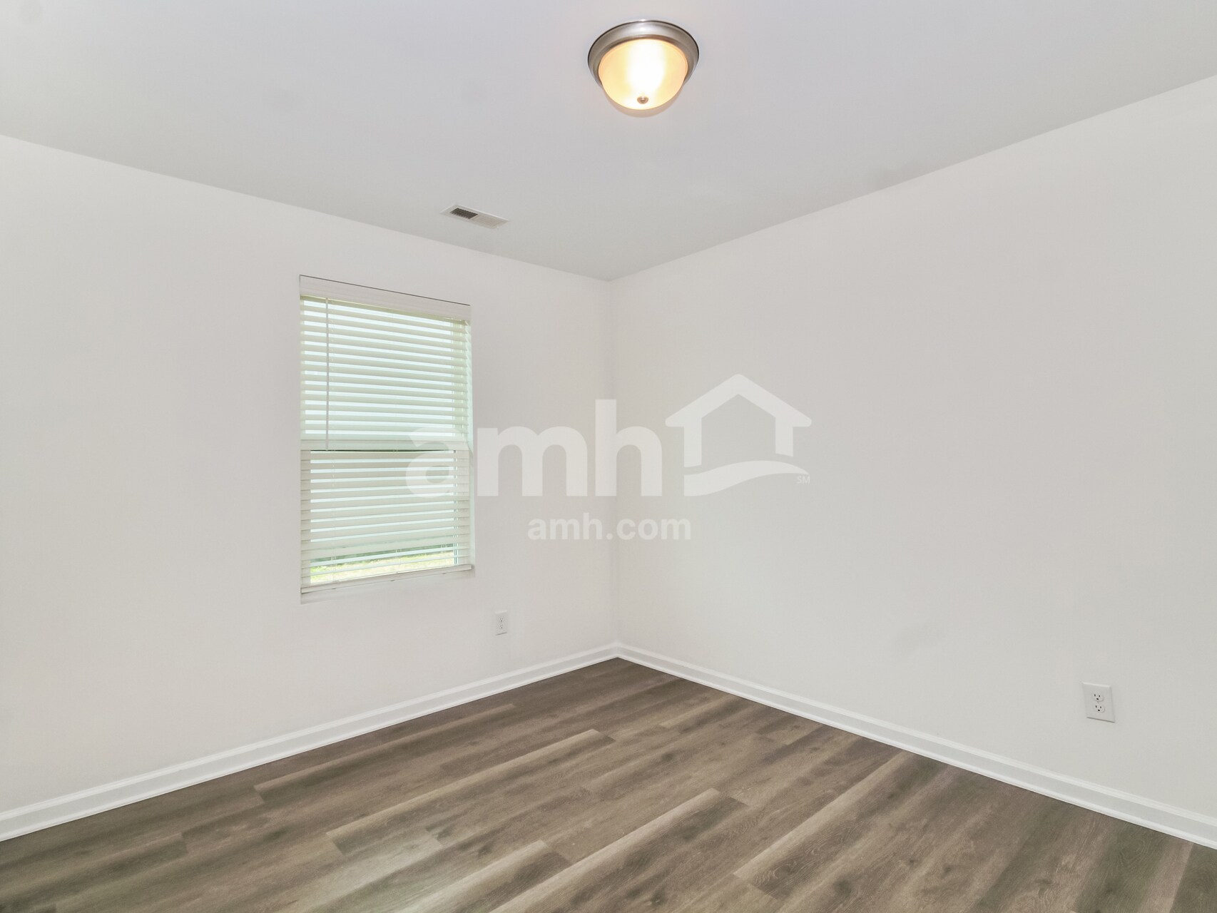 Building Photo - 7117 Spaniel Ct