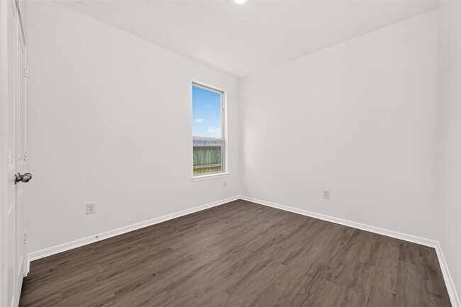Building Photo - 16737 Oak Bough Dr