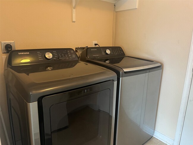 Building Photo - 3006 Founders Ct