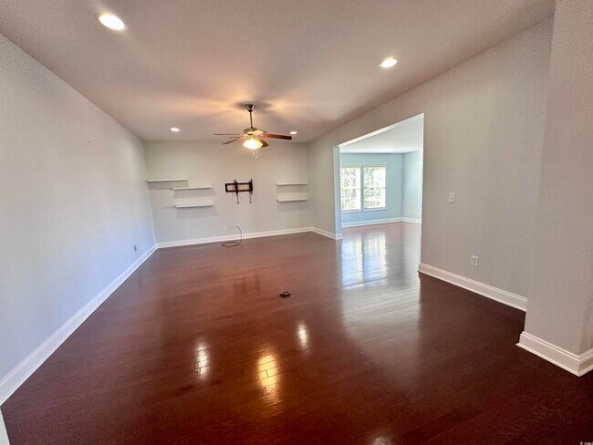 Building Photo - 634 Plantation Oaks Dr