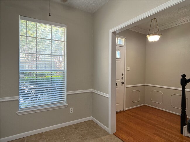 Building Photo - 3737 Wakeforest St