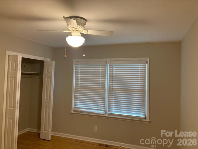 Building Photo - 1130 Cheddington Dr