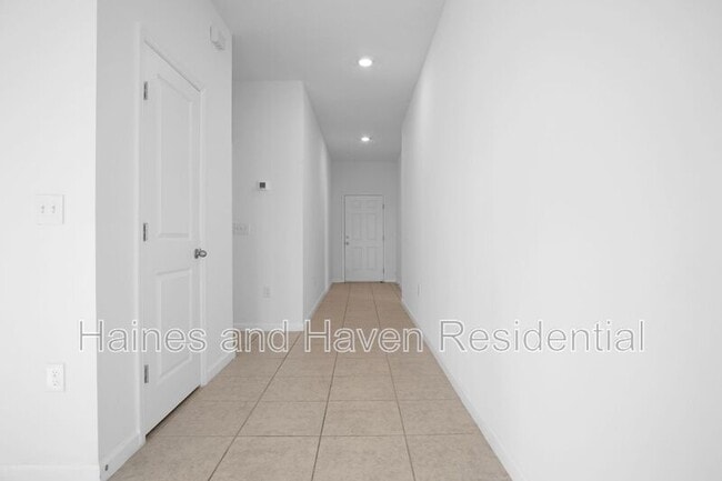 Building Photo - 456 Hennepin Lp