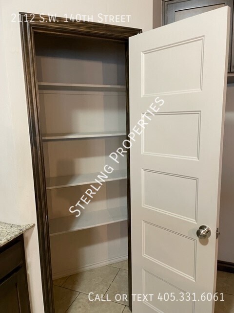 Building Photo - 2112 SW 140th St