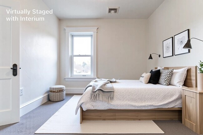 Building Photo - 643 Rathbun St