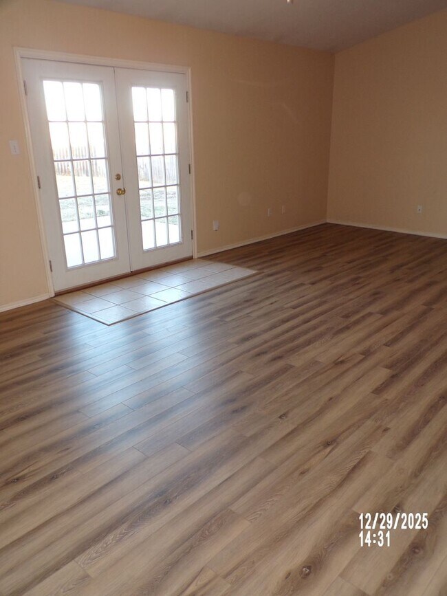 Building Photo - Fantastic eastside home