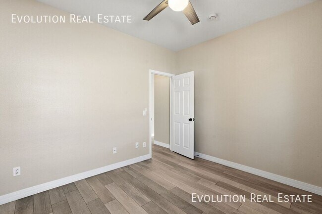 Building Photo - 3130 S 81st St