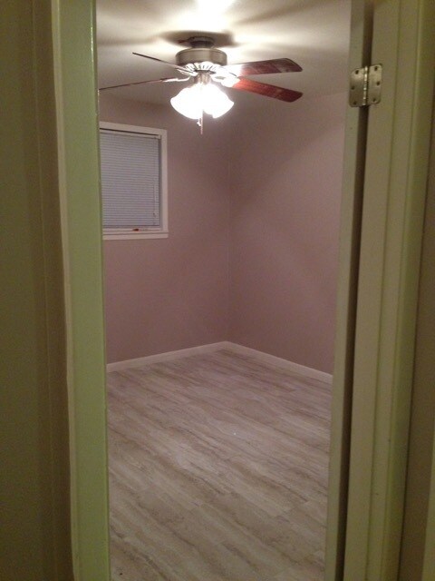 Building Photo - 108 Moss St