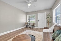 Building Photo - 1004 Buena Vista Dr