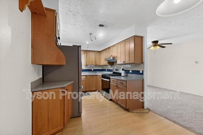 Building Photo - 1225 Del Mastro Dr SW