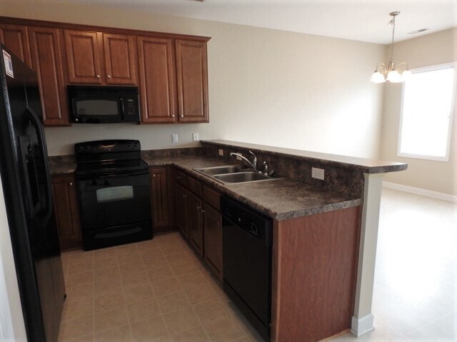 Building Photo - 28 Thornbury Dr