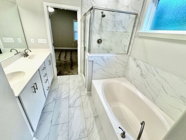 Building Photo - Now Leasing a Brand New 4-bedroom 2.5 bath...
