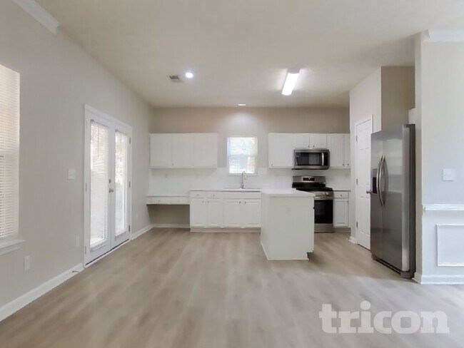 Building Photo - 6844 Bridgewood Dr