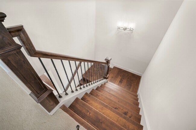 Building Photo - 2422 Camden Creek Ln