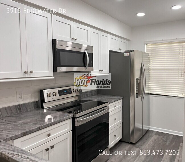 Building Photo - 3915 Edgewater Dr