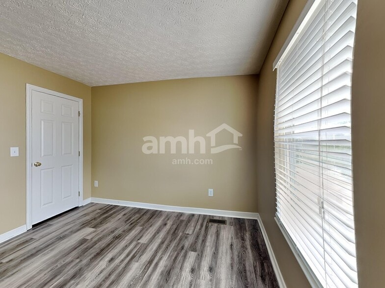 Building Photo - 4433 Greensbury Dr