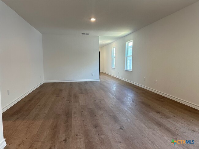 Building Photo - 936 Heartseed Ave