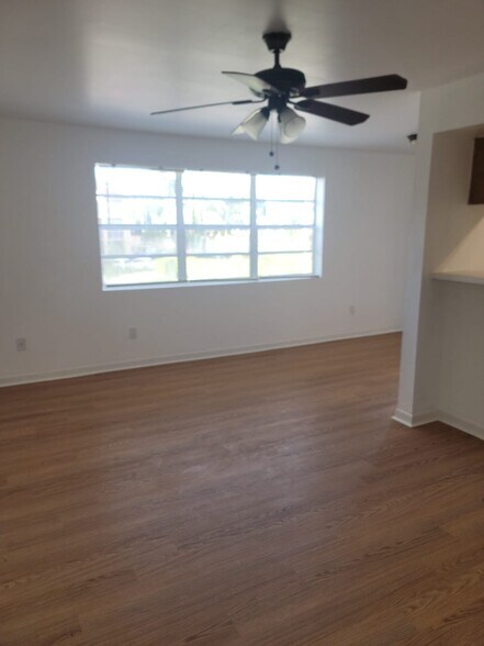 Building Photo - 15285 SW 107th Ln