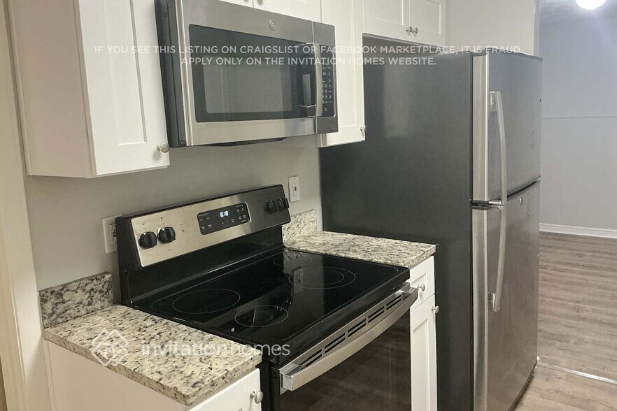 Building Photo - 428 La Paz Pl