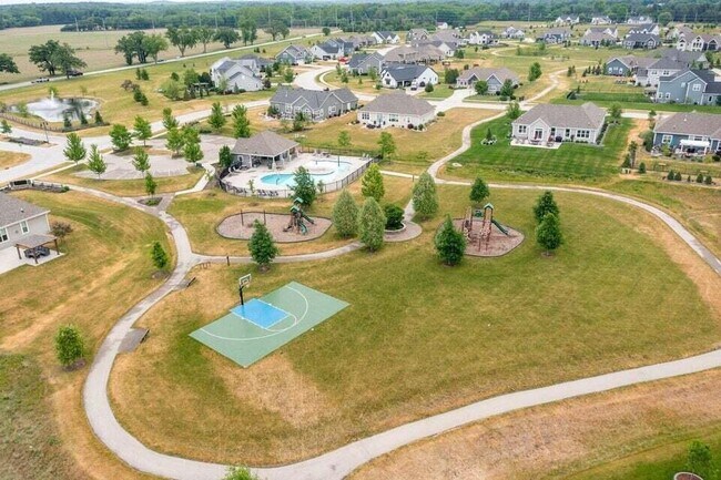 Building Photo - 3122 Mendota Ct
