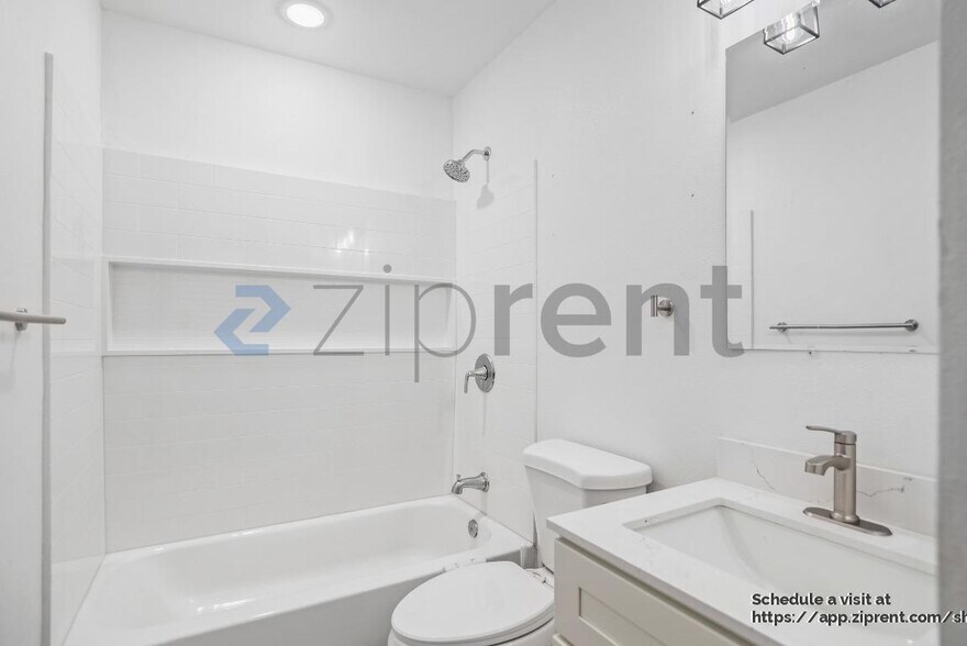 Building Photo - 3216 California St