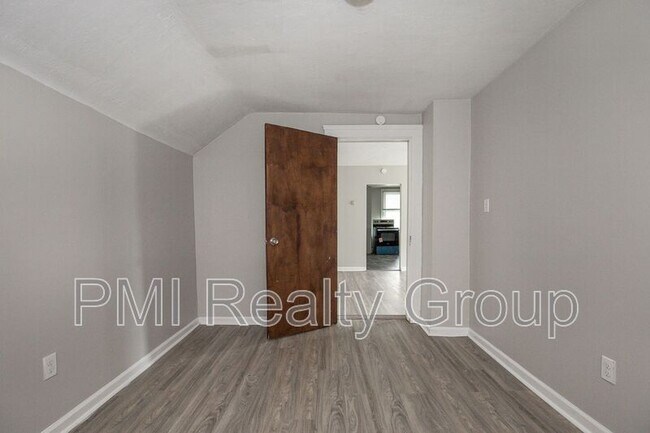 Building Photo - 3295 W 46th St