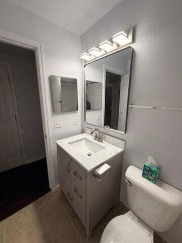 Building Photo - 119 W Oakbrook Dr