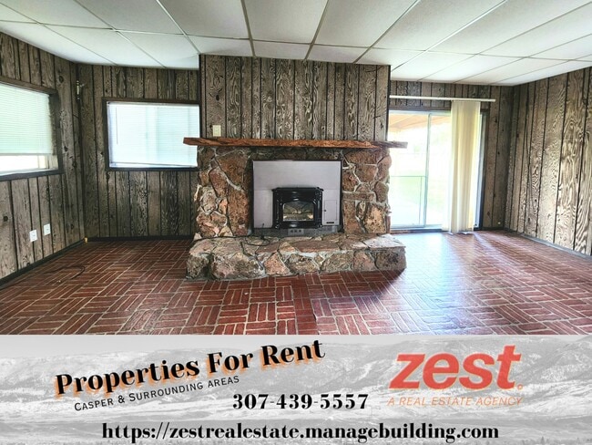 Building Photo - 105 Robbins Ln