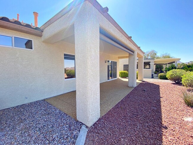 Building Photo - 2 BEDROOM SINGLE STORY IN AGE RESTRICTED S...