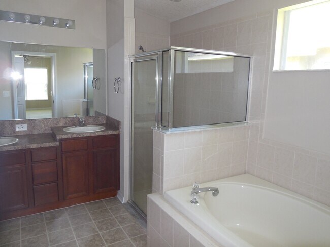 Building Photo - 15447 Osprey Glen Dr