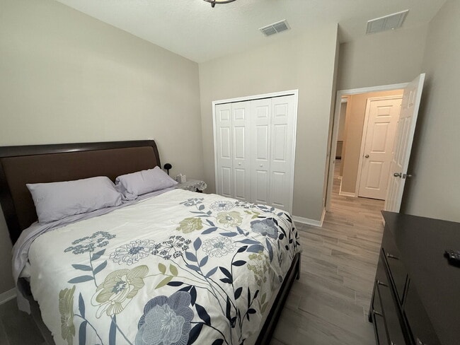 Building Photo - "Charming 3-Bed Oasis with 2 Full Baths in...