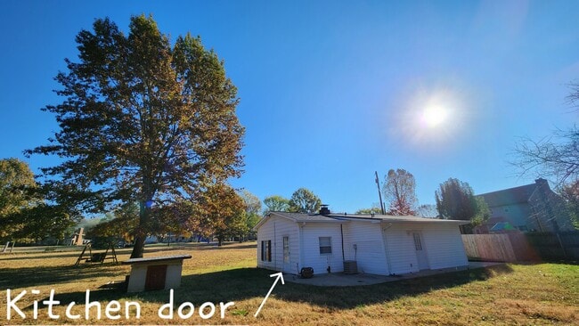 Building Photo - 5930 S New Hope Rd