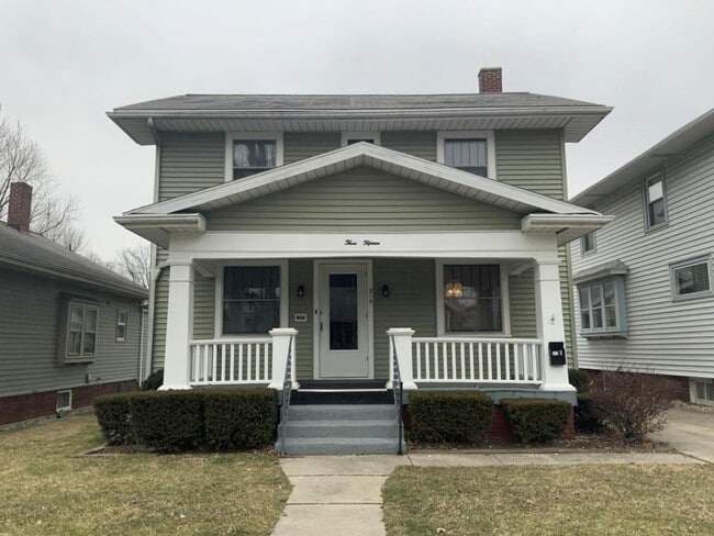 Primary Photo - 315 Lexington Ct