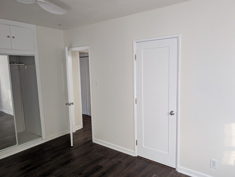 Unit B - MBR doorway - 5011 Stacy St