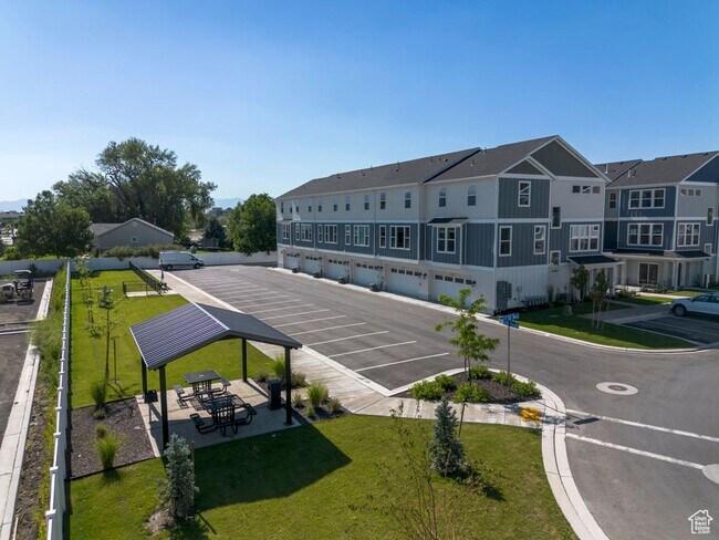 Building Photo - 3-bedroom, 2.5-bath townhome offering modern living in an unbeatable location.