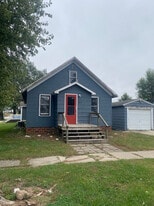 Building Photo - 320 Maple St